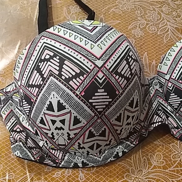 Pink Victoria's Secret Bra 34C - Picture 2 of 6